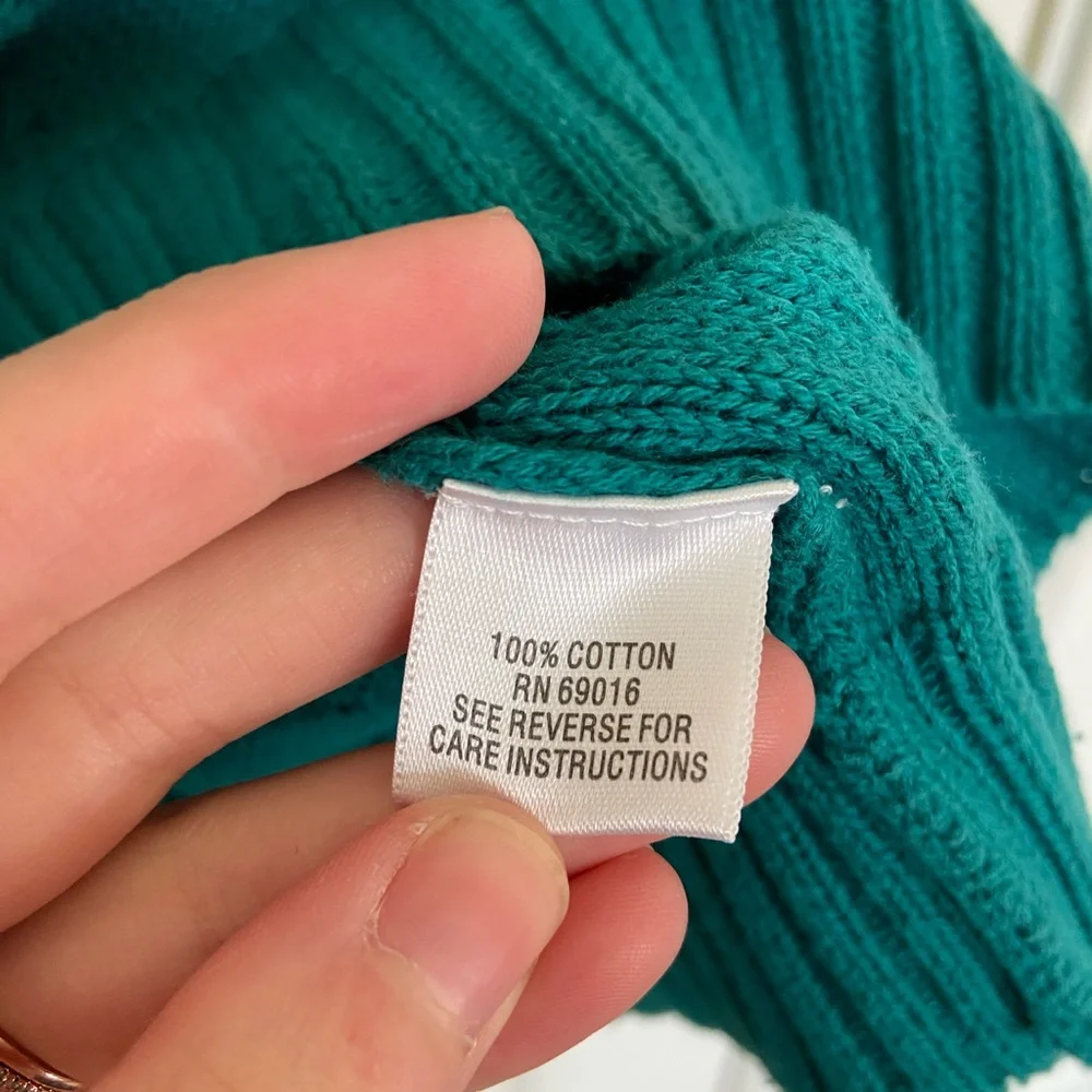 NWOT Studio Works women’s teal dotted‎ knit v-neck sweater large